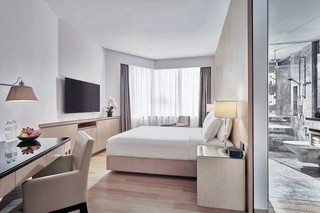 #citybreakvsnatureescape
Singapore adventure made super comfy! 🛎️ Stayed at the Singapore Marriott Tang Plaza Hotel right on Orchard Road — literally steps from all the shopping, dining, and MRT options (couldn’t be easier to get around!).
Why I recommend it:
· The LOCATION is unbeatable for hitting up Singapore’s essentials. Just roll out of bed and you’re in the heart of the city.
· Breakfast is next-level, thanks to the amazing variety (don’t miss the local laksa, it’s a spicy dream).
· Staff here are quick, friendly, and always ready to help — housekeeping was especially on point.
· Facilities like the gym and pool are clean and actually inviting, a rare combo!
· Super family friendly: safe, extra beds for kids, everything you need to keep the crew happy.
A couple of quick tips: Elevators can be a bit slow, and some parts of the hotel could use an update, so if you want the newest vibe, manage those expectations.
How to get around: Use the MRT — Orchard station is right there and will get you to Marina Bay, Chinatown or Little India in minutes.
Where to eat: You’re surrounded by malls full of local food courts and cute cafés. If you love hotel buffets, the breakfast here is a must.
Weather: Singapore is hot and humid year-round, so pack light, breathable clothes and hydrate!
#SingaporeTravel #OrchardRoad #FamilyFriendlyHotel #TravelTips #tripdotcom