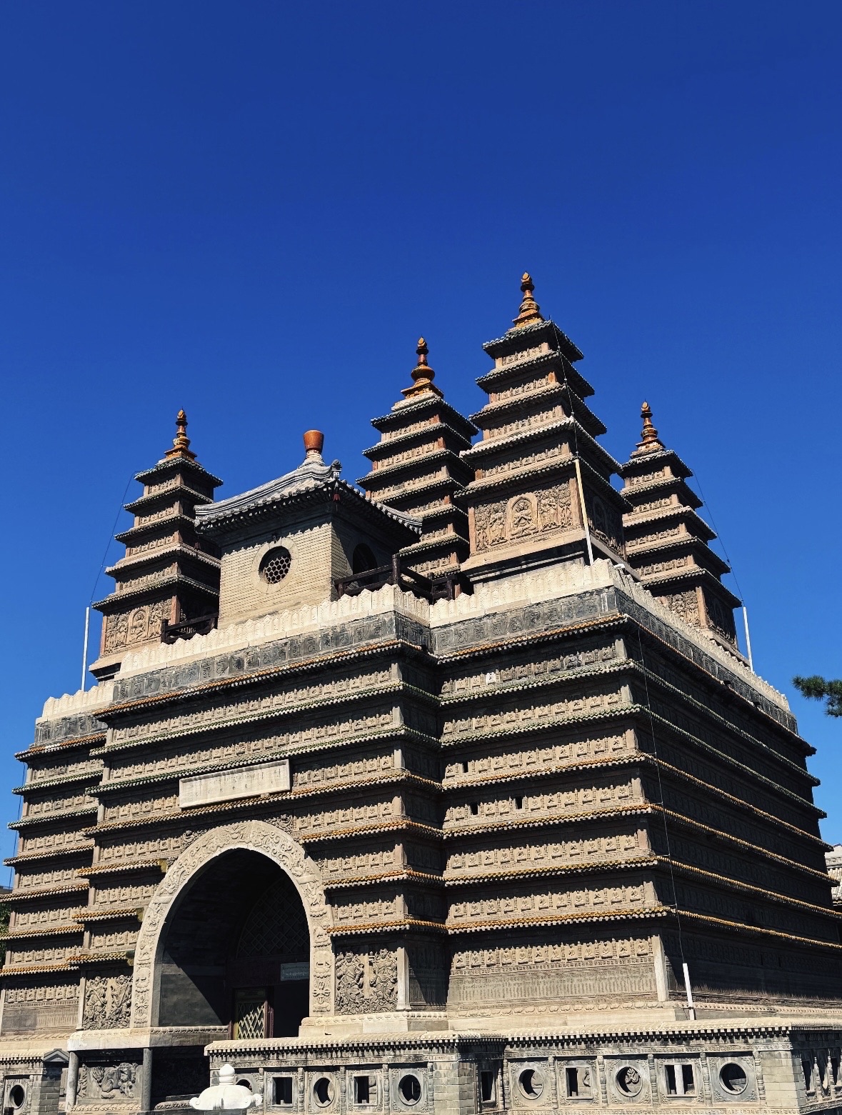 The Ultimate One-Day Walking Guide to Hohhot’s Ancient Temples by High-Speed Rail!