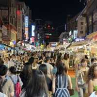 🇰🇷弘大.韓國年輕人嘅集中地。