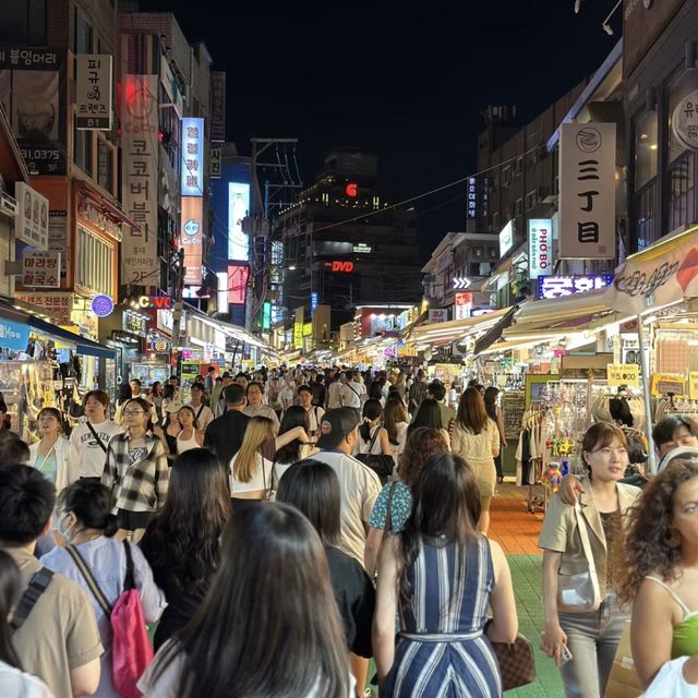 🇰🇷弘大.韓國年輕人嘅集中地。