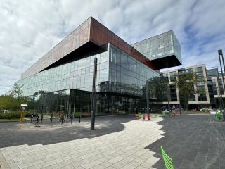 哈利法克斯最現代且獨特的哈利法克斯中央圖書館