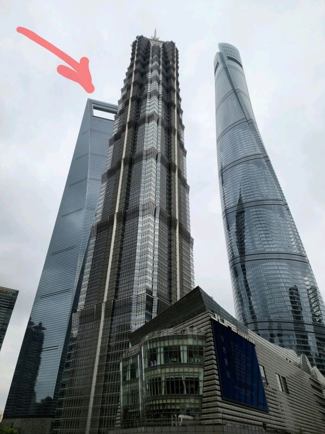 Skip the ticket — this coffee comes with a 91st-floor view ☕🏙️
