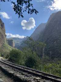 Exploring Machu Picchu on a Budget: Cusco to Aguas Calientes Adventure 🚶‍♂️🌄