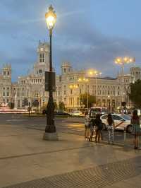 The vibe of Madrid in a couple of pictures. 