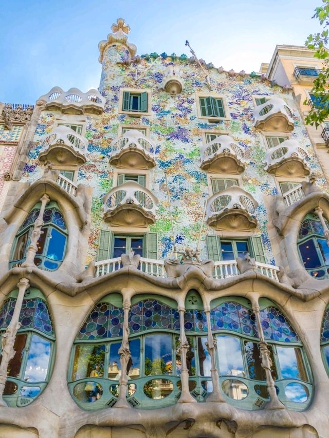 Casa Batlló: Gaudí’s Dreamlike Masterpiece on Passeig de Gràcia