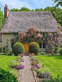 🏡 Cotswold Cottage: A Timeless Escape into English Country Charm 🌸