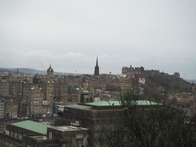 Hiking Calton Hill and enjoying the panorama of Edinburgh