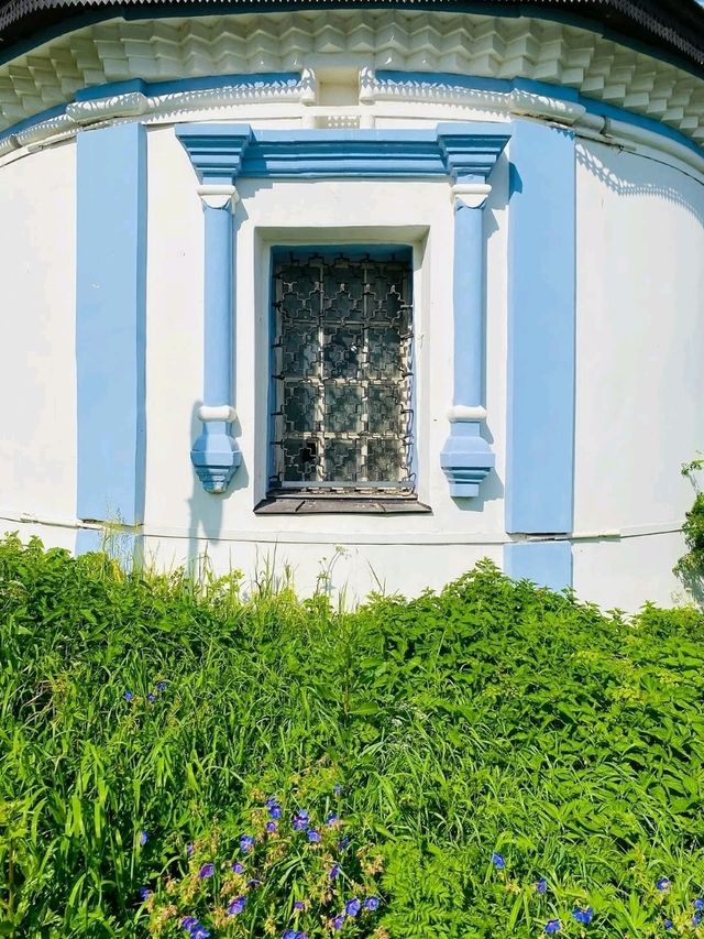 Znamensky Church Complex & Bell Tower: A Spiritual Beacon in Yuryev-Polsky