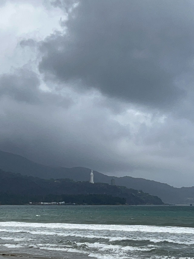 Sea view cafe with Lady Buddha view!