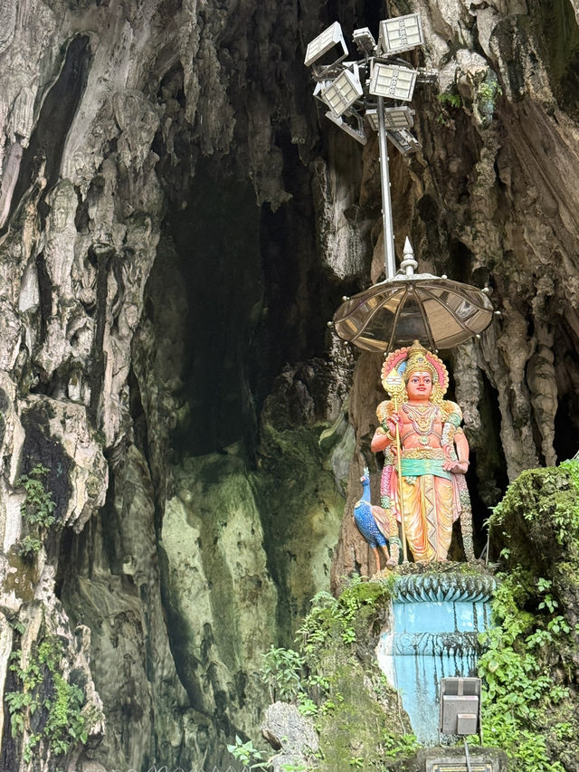 Batu Caves чудо в нескольких километров от центра Kuala Lumpur 