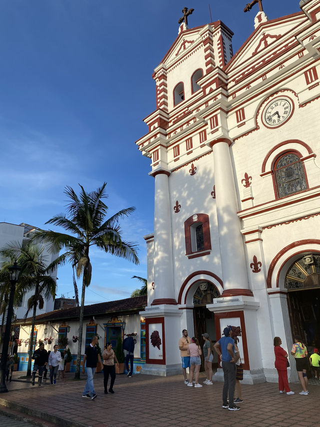Exploring creative heart of Medellín means jaw-dropping views!