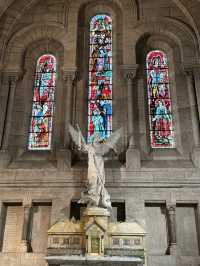 Discover Paris's bohemian heart in the 18th Arrondissement! 🗼