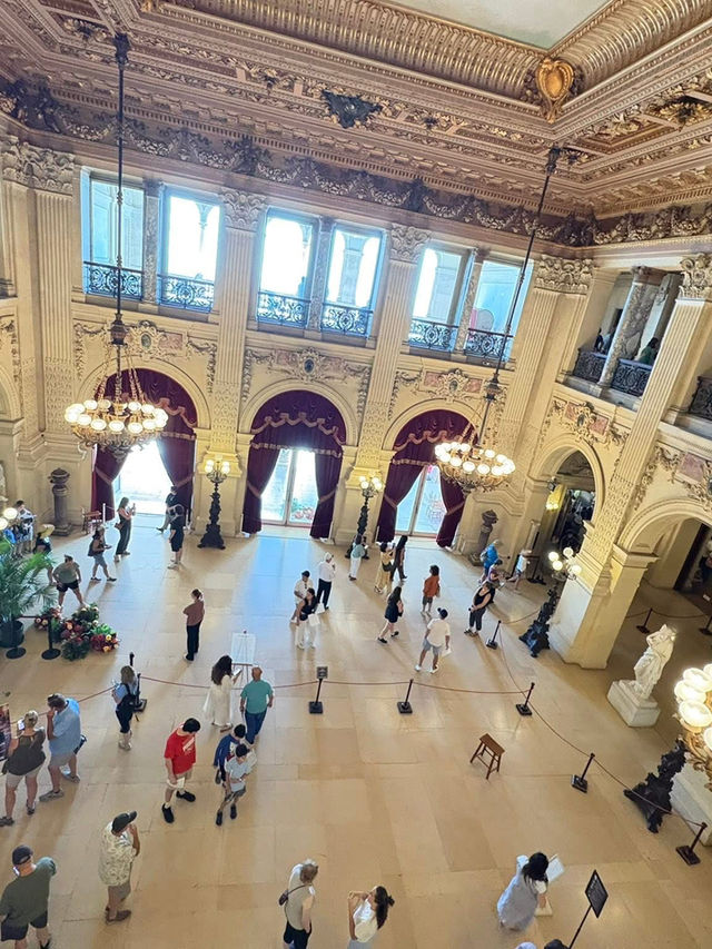 THE BREAKERS NEWPORT: A MASTERPIECE OF GILDED AGE BEAUTY 🇺🇸 THE BREAKERS NEWPORT: A MASTERPIECE OF GILDED AGE BEAUTY 🇺🇸