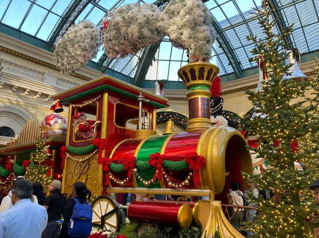 Bellagio’s Wonderland Blooms in Vegas Magic ✨ Bellagio’s Wonderland Blooms in Vegas Magic ✨