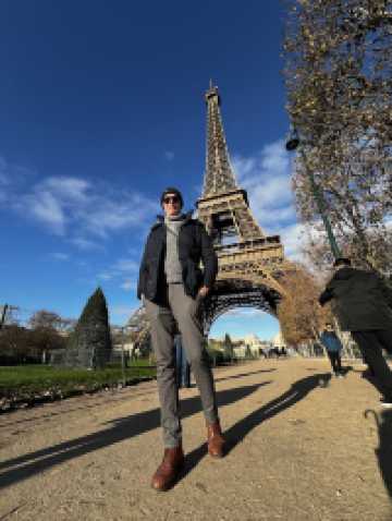 Majesty in Metal: The Eiffel Tower Unveiled 🇫🇷