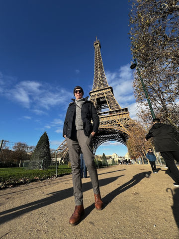 Majesty in Metal: The Eiffel Tower Unveiled 🇫🇷