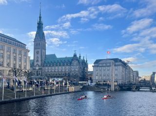 함부르크(Hamburg)는 독일 제2의 도시이자 유럽의 주요 항구 및 무역 중심지이며, 문화와 혁신으로 끊임없이 자신을 재창조하는 곳입니다.