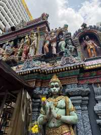 Discovering a Piece of Little India at Sri Krishnan Temple 🛕✨