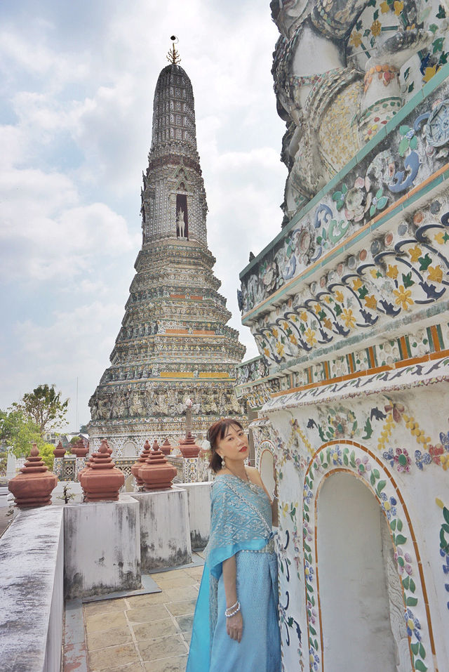 【Travel around the 🌍 world】Bangkok, Thailand 🇹🇭. Photoshoot in Thai costume at the Arun Temple