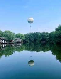 一步一景，曲水回廊流連在中式園林的雅致禪韻裡，忘返