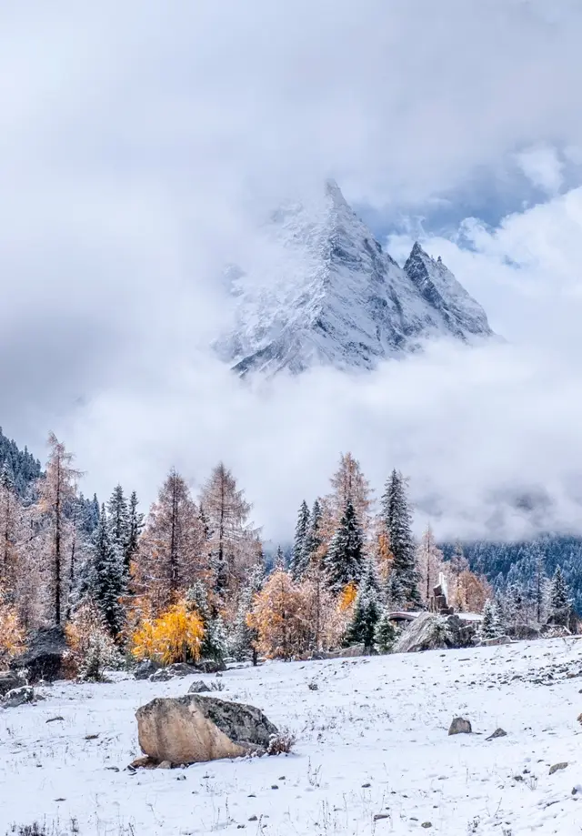 I took photos of Changping Valley in Mount Siguniang