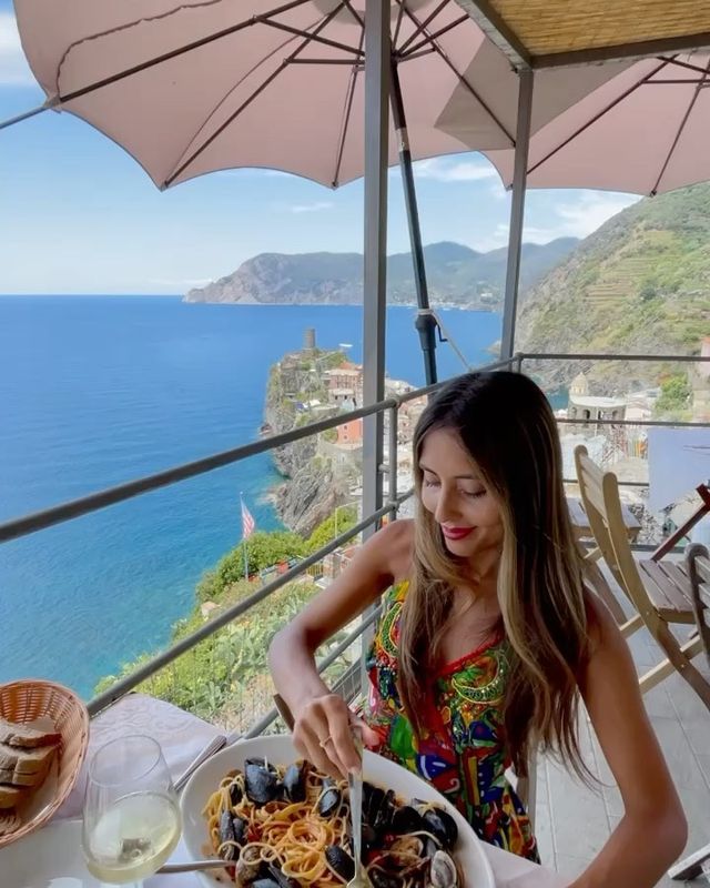 Cinque Terre Unveiled: 5 Essential Tips for Your Dreamy Italian Escape! 🌊🌅🇮🇹