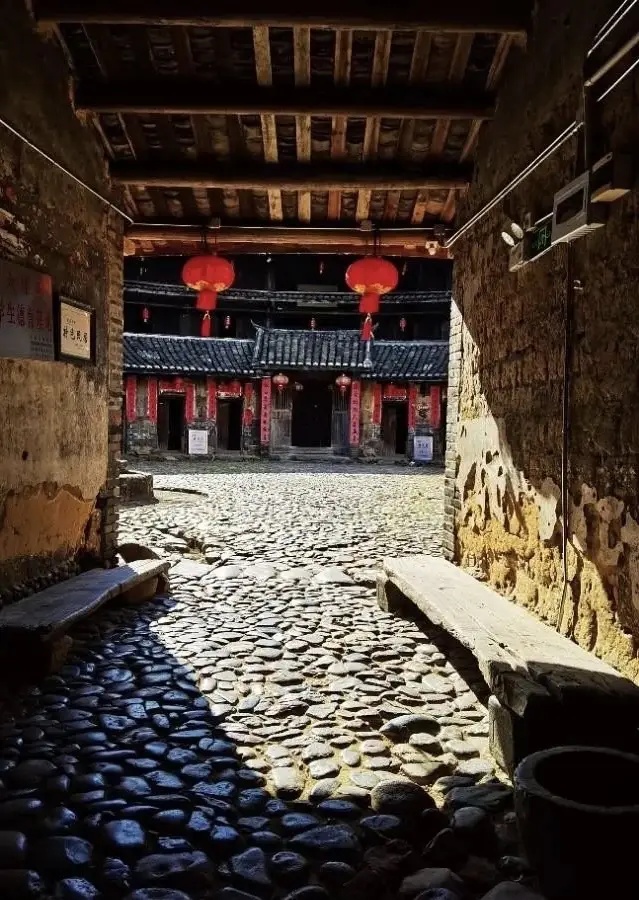 Secluded Primitive Attraction: Meizhou Huake Building
