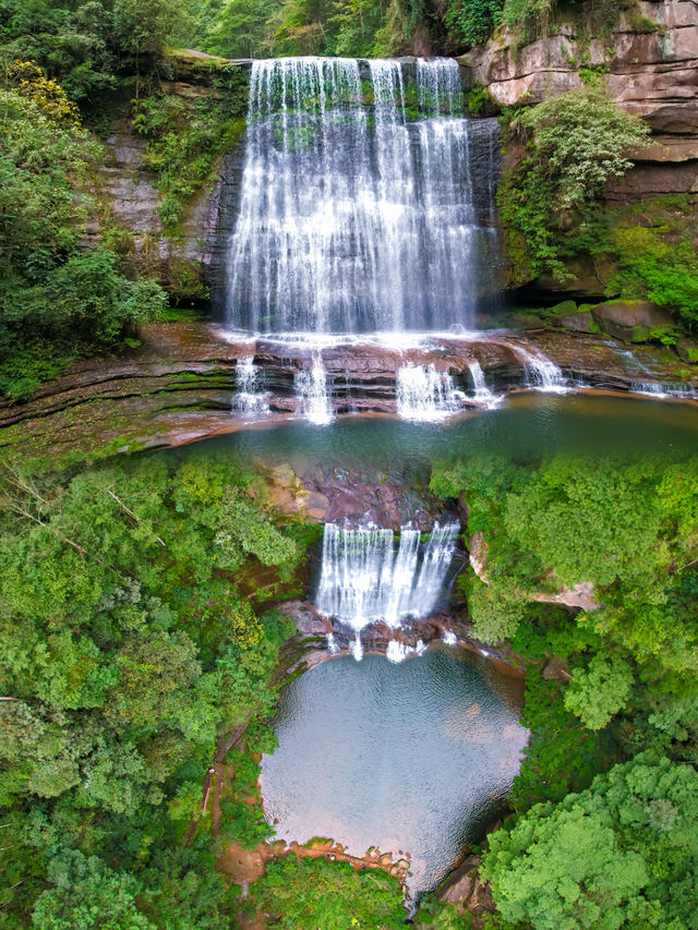 四川旅行｜在古蔺黃荊老林，看八瀑成串