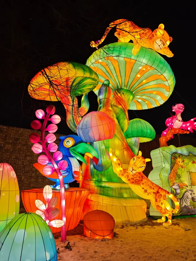 밤에 창춘시 동식물원을 유람하며 서유기 속의 명장면을 만나다