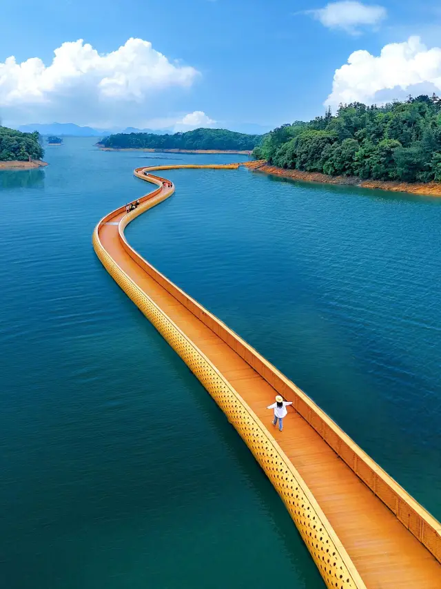 本当に国外に出なくても、武漢から車で直行して「小馬代」に行ってバカンスを楽しめるなんて