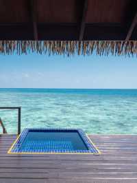 🌴 Maldives Magic: Luxe Overwater Villas & Gourmet Bliss 🌅