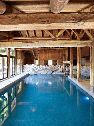🏔️ Megeve Magic: Luxe Alpine Retreat! 🛎️