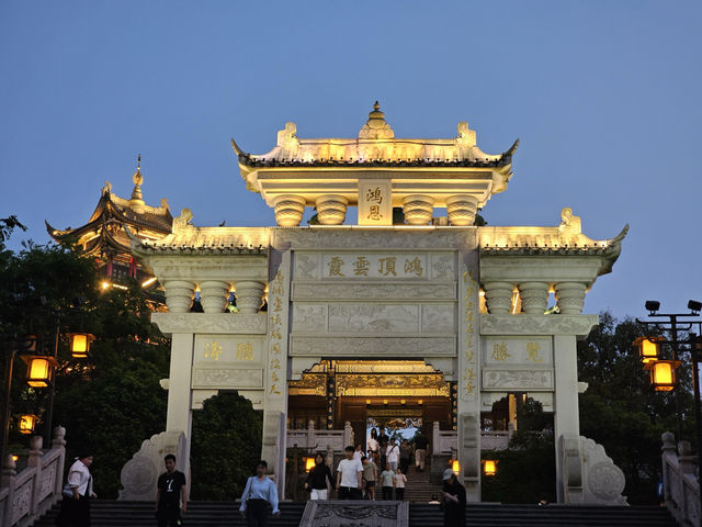 重慶鴻恩寺｜令人驚艷的一刻。