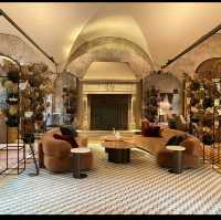 Luxurious Hotel surrounded by all luxurious stores in Milan 