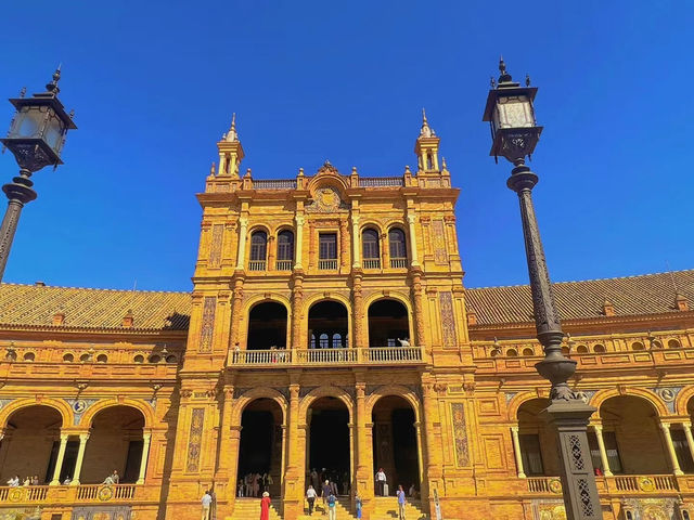 Plaza de España, Seville: A Masterpiece of Spanish Architecture