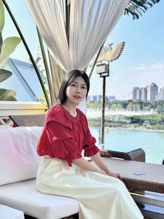 Xishuangbanna | A resort hotel surrounded by beautiful scenery. 