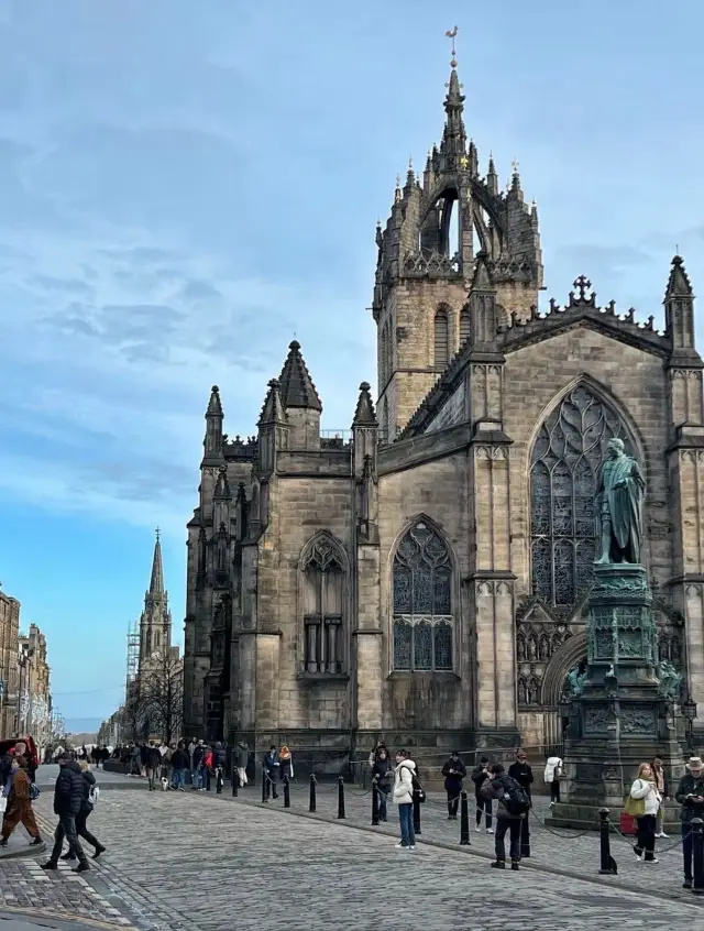 Edinburgh on the winter solstice, a unique experience with no substitute