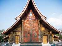Visit Wat Xieng Thong after 4 PM for a Unique Experience!