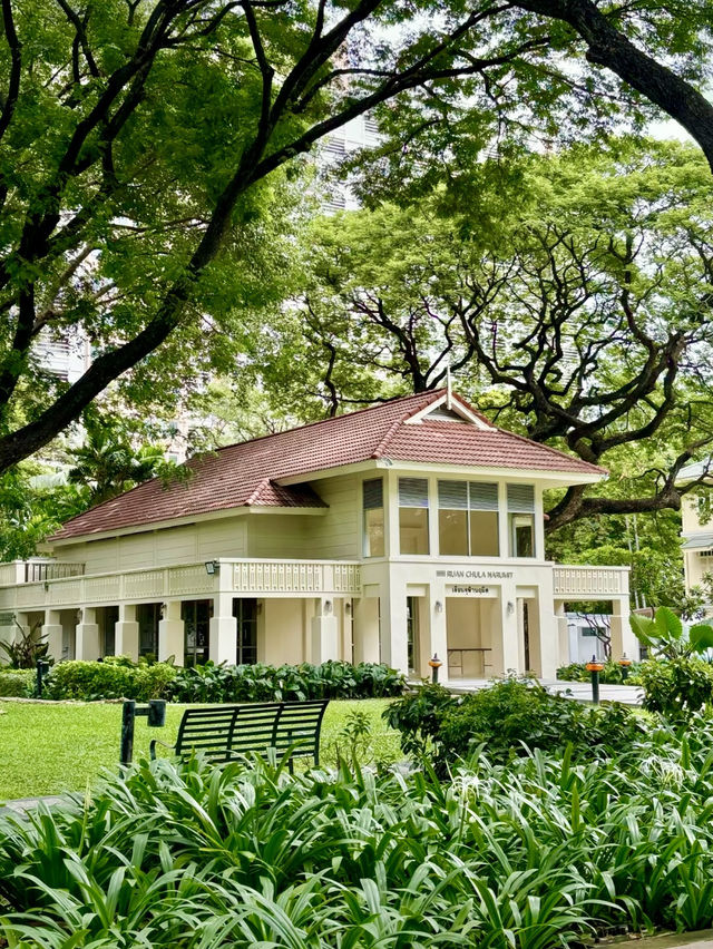 學術殿堂中的寧靜漫步：朱拉隆功大學之旅