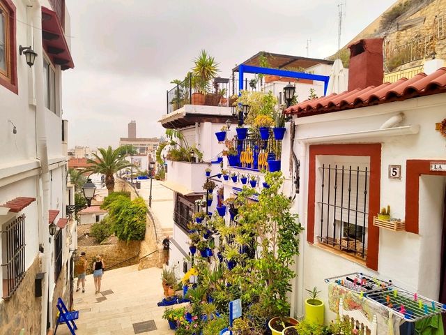 Views of Alicante from Santa Bárbara Castle: A Cloudy Summer Day 🌥️🏰