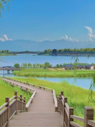 Later, I told everyone I met: There's a West Lake in Xi'an too!