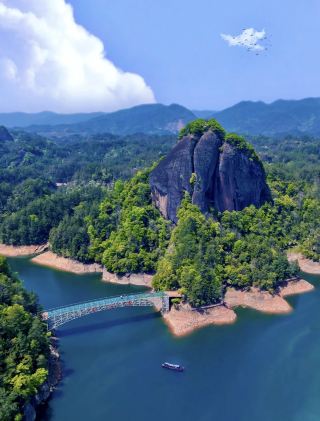 Explore Yichun Tianzhu Peak: A Fairyland "Little Guilin" Next to Changsha