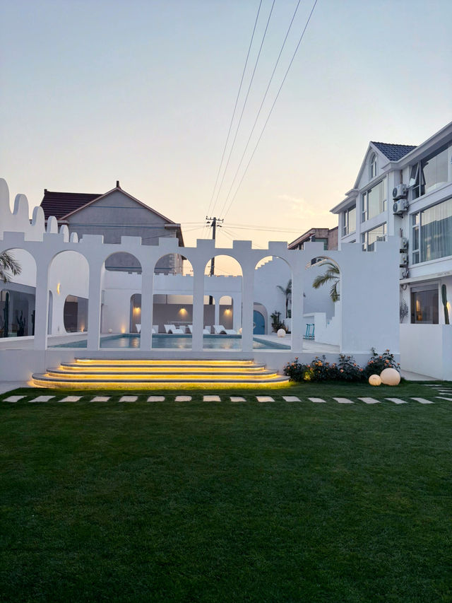 Escape to Serenity – Where Luxury Meets Peace!