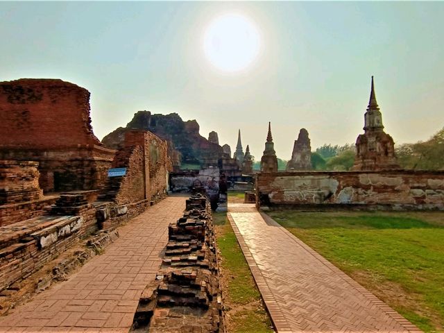 Twilight Alchemy: Sunsets over the Sukhothai Historical Park