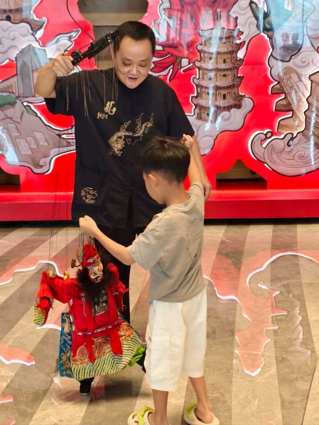 住酒店还能白嫖非遗木偶戏？！这家酒店也太会了吧！🎭✨