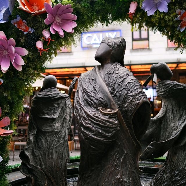 🌿 Xintiandi Alleyways: Shanghai’s Historic Heartbeat