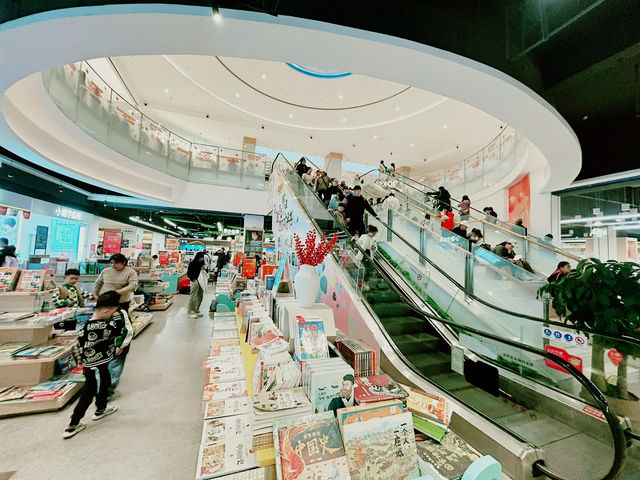 📚 深圳書城｜像百貨公司一樣的超大型書店！
