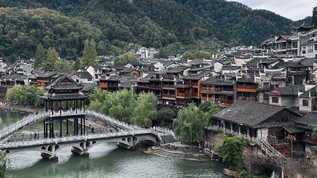 湘西鳳凰古城：把日子過成詩