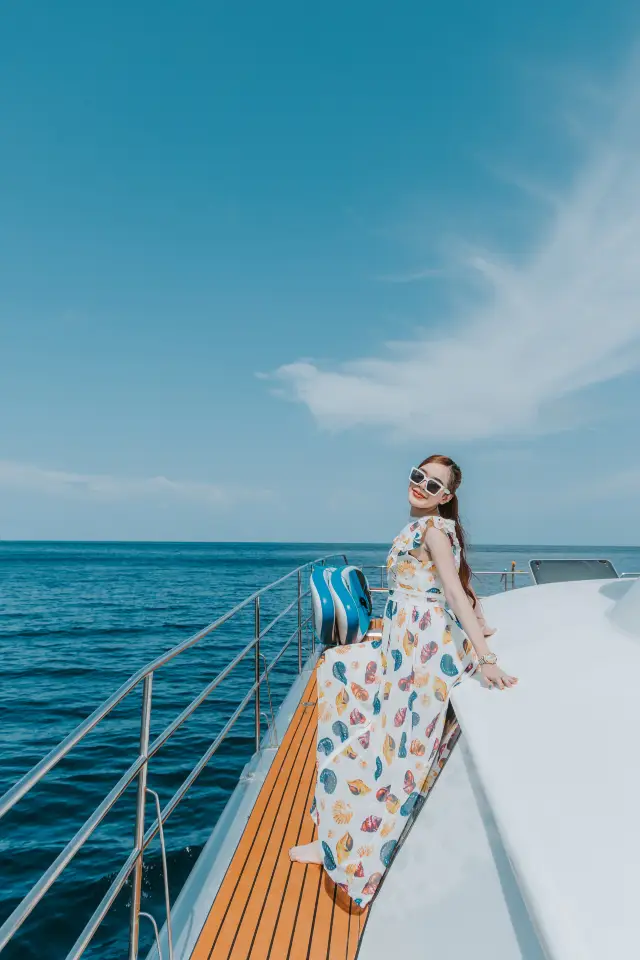 Phuket family sea trip! This chartered boat is truly a paradise for parents and kids!!