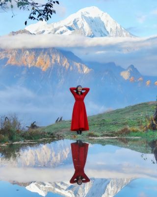 Four days hiking three mountains in a row! The heavy-load camping at Longhua Mountain with golden sunlight on the snow-capped peaks is amazing!